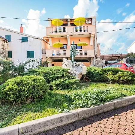 Delightful In With Balcony