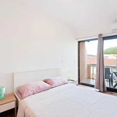 Delightful In With Balcony
