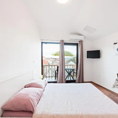 Delightful In With Balcony